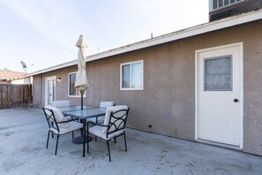 Terrace/patio - Country Living Retreat (Hanford)