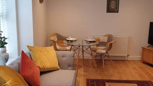 Apartment, 1 Queen Bed | Interior - Beautiful 1-bed Apartment in Banbury (Banbury)