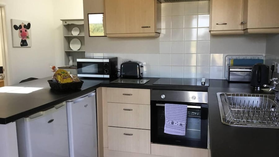Vale of Glamorgan - Cottage - Sleeps 4 - Parking