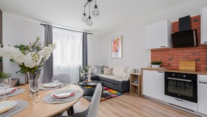 Unclassified image, 2 of 31, button - Apartment Hetmanska Poznan by Renters (Poznan)