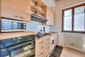 Family Apartment, 1 Bedroom, Balcony, Mountainside (La Brezza Del Lago Maggiore:) | Private kitchen - La Brezza Del Lago Maggiore: Apartment With Terrace and View (Laveno Mombello)