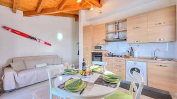 Familienapartment, Mehrere Schlafzimmer, Bergseite (La Brezza Del Lago Maggiore with view) | Innenbereich