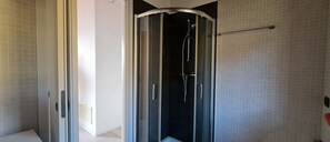 Family Apartment, Multiple Bedrooms, Mountainside (La Brezza Del Lago Maggiore with view) | Bathroom | Shower, hair dryer, bidet, towels - La Brezza Del Lago Maggiore With View (Laveno Mombello)