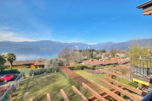 Property grounds - La Brezza Del Lago Maggiore With View (Laveno Mombello)