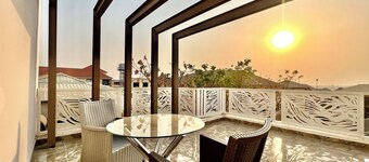 FURNISHED APARTMENTS