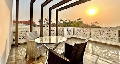 FURNISHED APARTMENTS