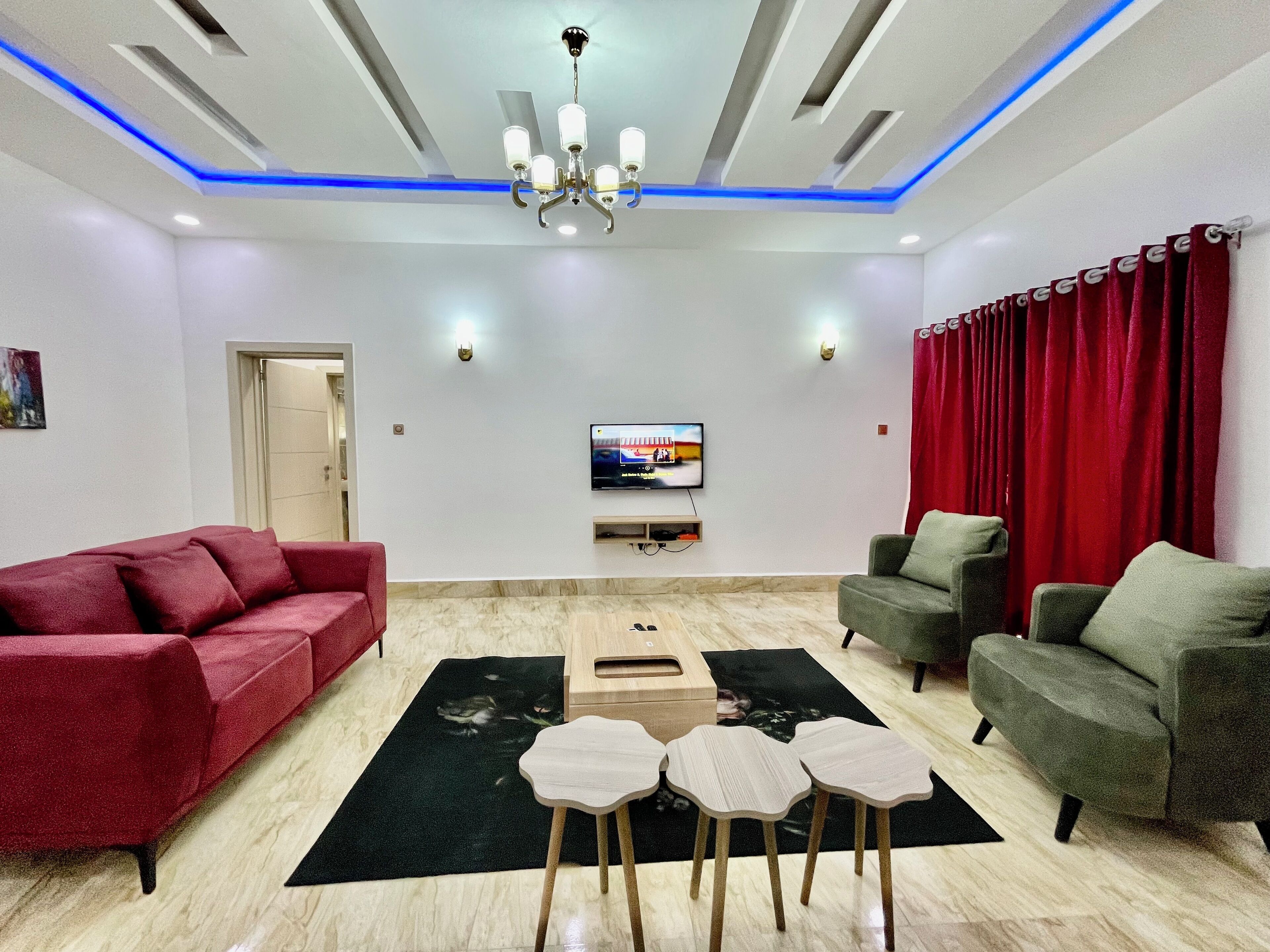 Grand Apartment, 1 Bedroom | Living area | 43-inch Smart TV with digital channels, Netflix, streaming services