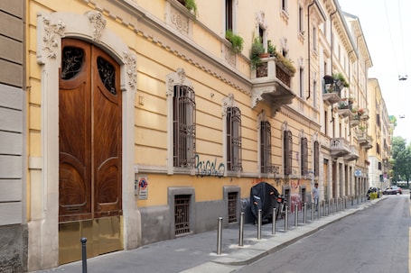 Exterior. Milan Retreats Navigli
