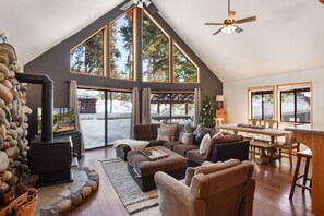 House, Multiple Beds, Fireplace | Living area | 40-inch TV with digital channels, fireplace - Tahoe Vista Lake Lodge (Kings Beach)