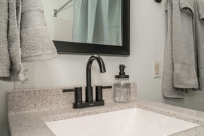 Towels, toilet paper - Devou Park Cottage 1 (Covington)