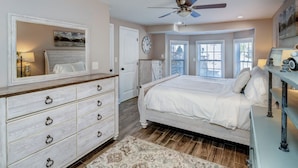 3 bedrooms, free WiFi, individually decorated, individually furnished - Five Points Bungalow (Nashville)
