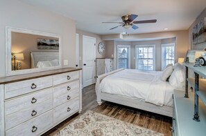 House, Multiple Beds, Kitchen, City View | 3 bedrooms, individually decorated, individually furnished, free WiFi - Five Points Bungalow (Nashville)