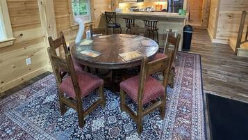 Rumah, 4 kamar tidur | Tempat makan