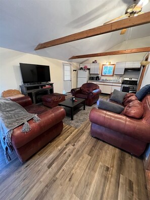 Cottage, 2 chambres | Coin séjour