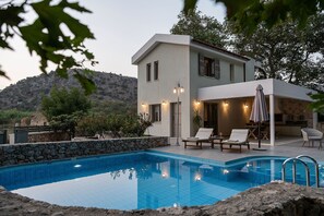 Piscine extérieure, piscine chauffée