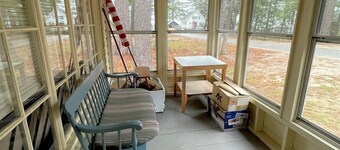 Swallow - Limit 4 2 Bedroom Cottage by RedAwning