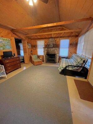 Cottage, 2 Bedrooms | Living area