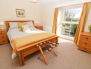 4 bedrooms, individually decorated, individually furnished, free WiFi - Bosworlas Farm House (Penzance)