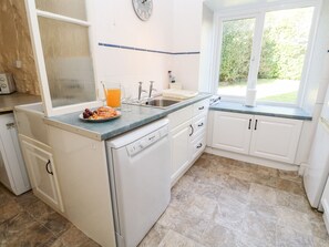 Dishwasher, cookware/dishes/utensils