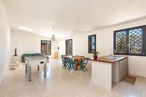 Villa | Dining room