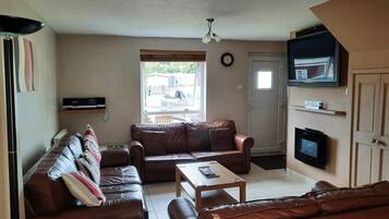 Cottage | Living area