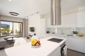 Stablo Residence Corfu 5 | Dapur peribadi | Peti sejuk/penyejuk beku saiz penuh, ketuhar, dapur 