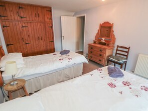 2 bedrooms, individually decorated, individually furnished, free WiFi