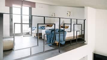 Studio suite | Luxe beddengoed, donsdekens, een kluis op de kamer