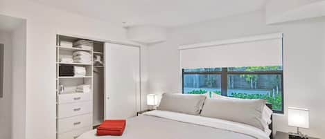 House, Multiple Beds, Patio, Garden View (Delray Deco B) | 2 bedrooms, individually decorated, individually furnished, free WiFi