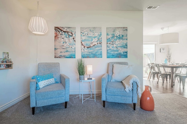 House, Multiple Beds, Pets Allowed, Garden View | Living area | 40-inch TV with cable channels, fireplace, video-game console