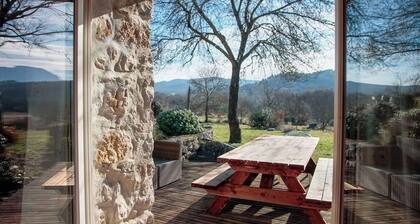 GĂźte de charme face au Pic saint-loup