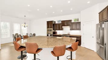 House, Multiple Beds, Patio, Golf View (Green Hill Estate) | Private kitchen