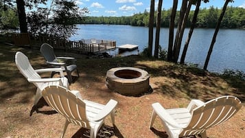 Cottage, 4 Bedrooms | Property grounds