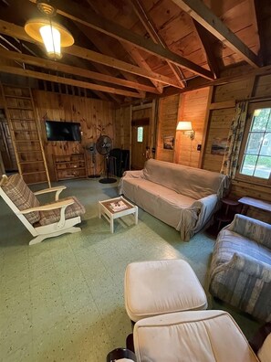 Cabin, 2 Bedrooms | 2 bedrooms, free WiFi - Restawhile Limit 6 2 Bedroom Cabin by RedAwning (Standish)