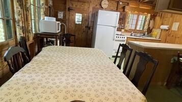 Cabin, 2 phòng ngủ | Khu ăn uống
