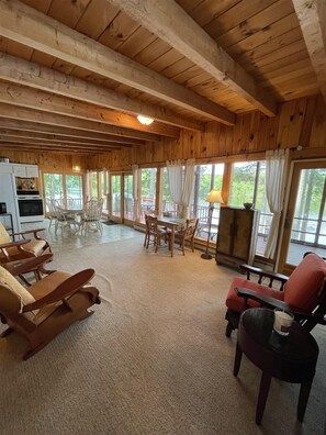 Game room - Breezy Point Limit 6 3 Bedroom Cottage by Redawning (Naples)