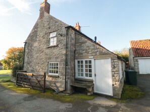 Exterior - The Farmhouse - North Farm (York)
