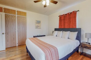 2 habitaciones, escritorio, tabla de planchar con plancha y wifi