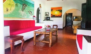 Living area - The Ultimate Villa in an Ideal Location, Kwale County Villa 1000 (Diani Beach)