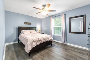 3 bedrooms, desk, iron/ironing board, WiFi