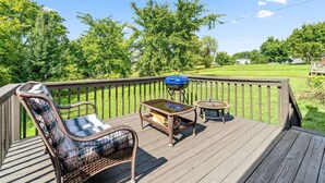 Property grounds - Paw-fect for pet lovers & thrill seekers (Oak Grove)