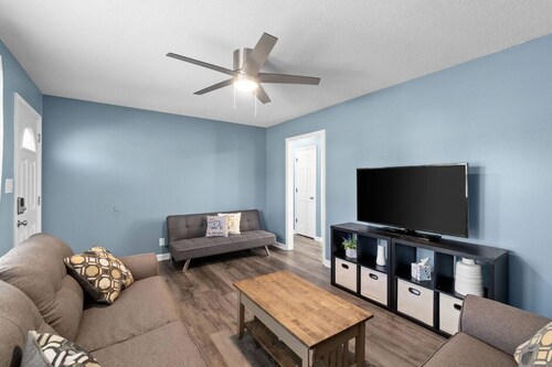 Pet Friendly 2 bedroom close to Ft. Campbell