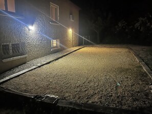 Property grounds - VILLA 14 Pers. Private pool, pétanque, terrace. 1km from Vallon center (Vallon-Pont-d'Arc)