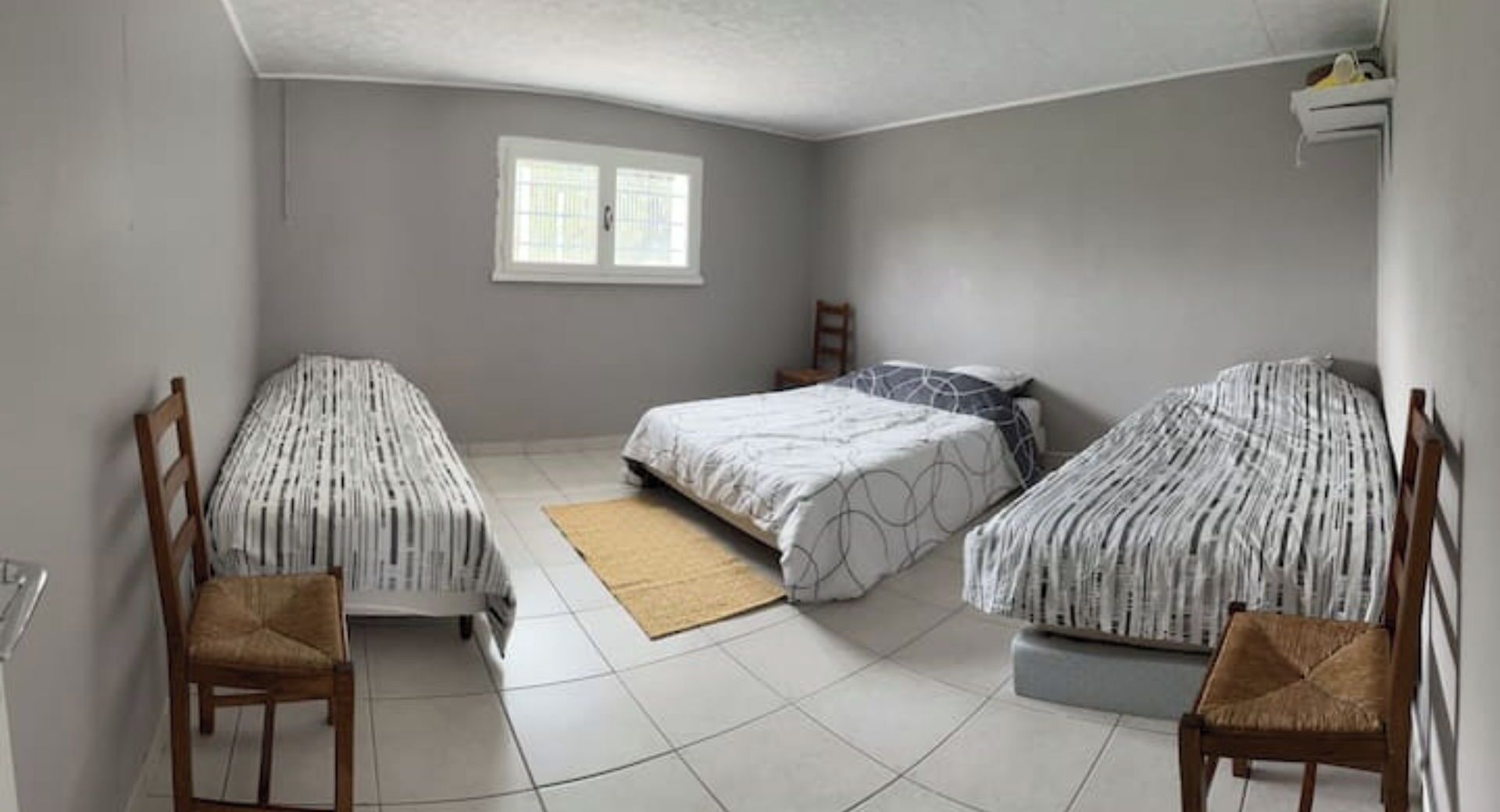 4 bedrooms, iron/ironing board, travel cot, free WiFi