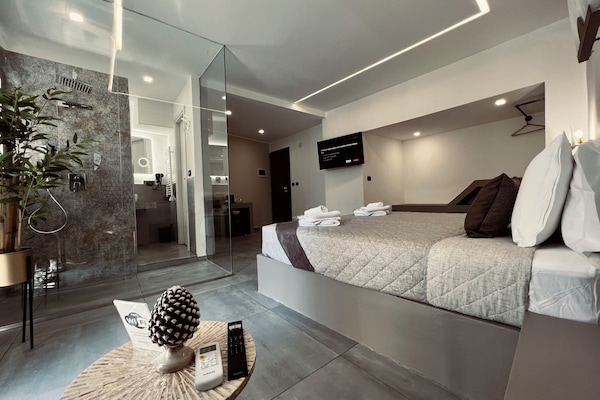 Elite Room | 1 bedroom, Egyptian cotton sheets, premium bedding, down comforters