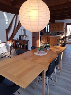 Dining - Lakes and Beaches with Resort Amenities at The Hideout (Hamlin)