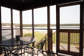 Modern cabin Lake Texoma, Kitchenette, Screened Patio, Beach View | Terrace/patio - Willow Springs Marina (Mead)