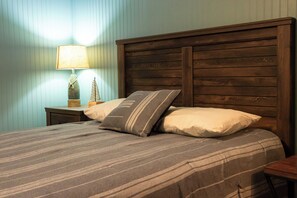 Individually decorated, individually furnished, free WiFi, bed sheets - Willow Springs Marina (Mead)