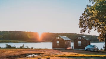 Traditional-Ferienhütte, Mehrere Betten (Lake Texoma Cedar Cabin - Uncle Sams ) | Außenbereich