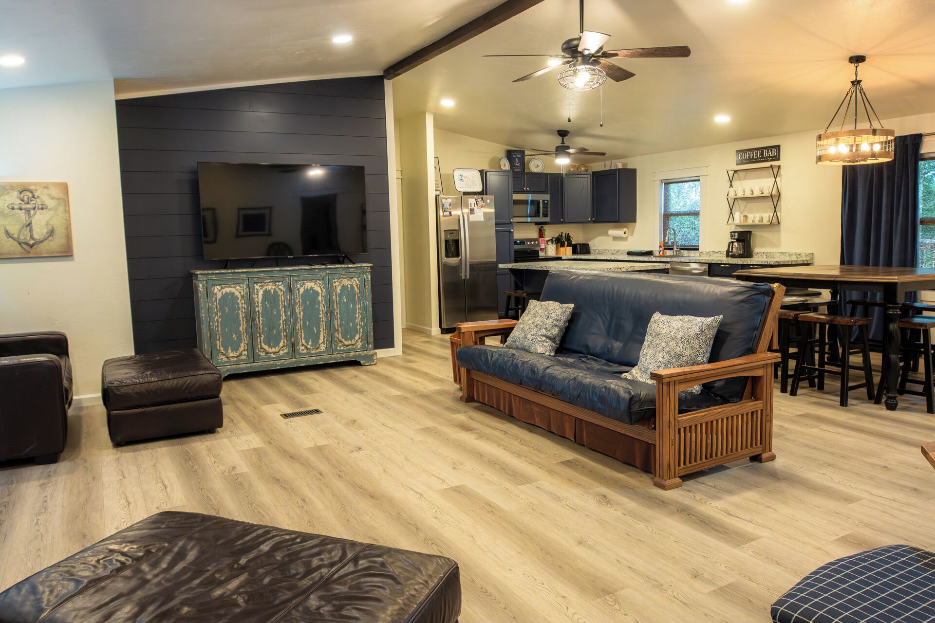 Deluxe Mobile Home, Lake View, Lakeside | Ruang tamu